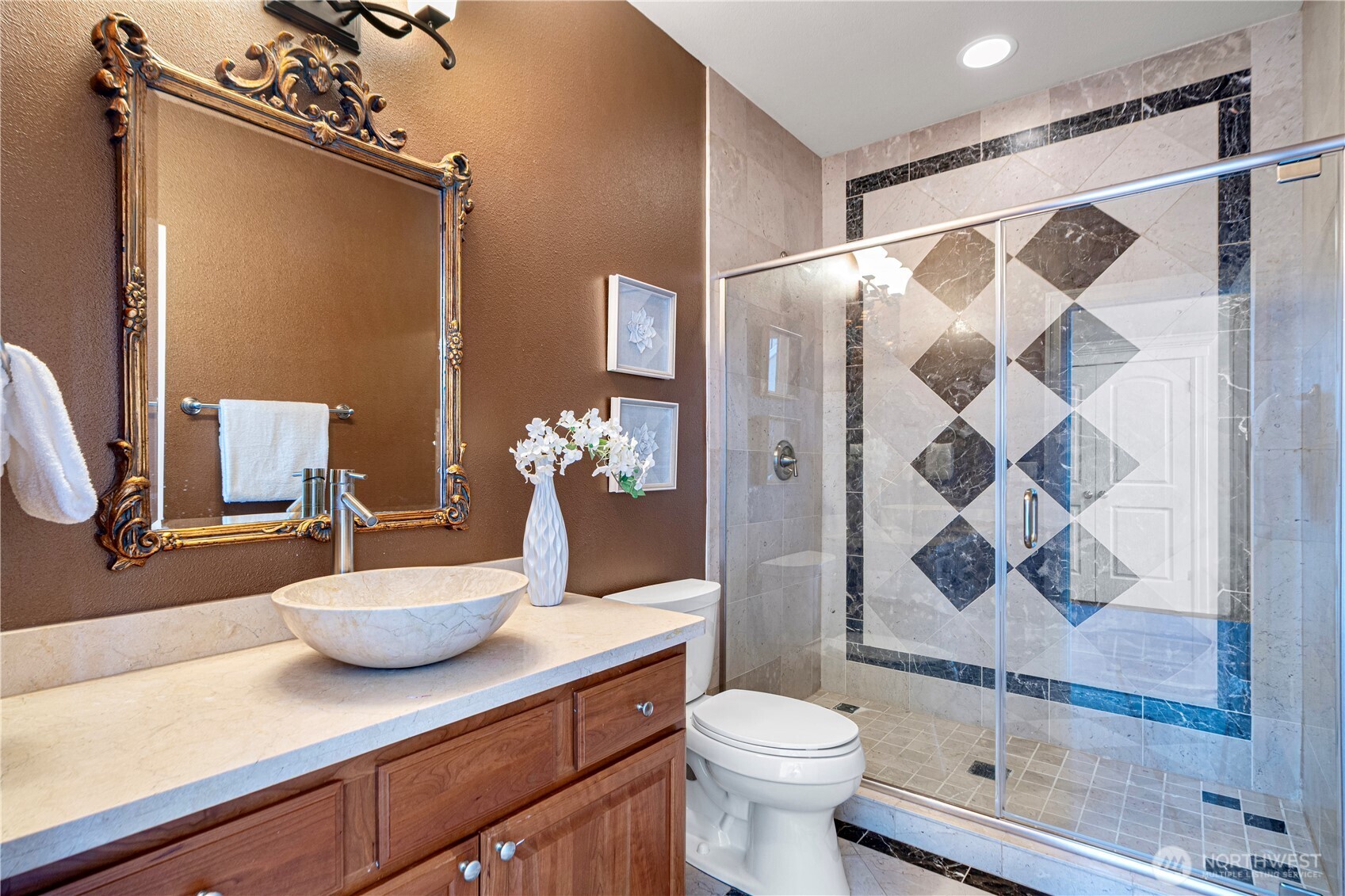 15025 SE 43rd Street , Bellevue, WA 98006