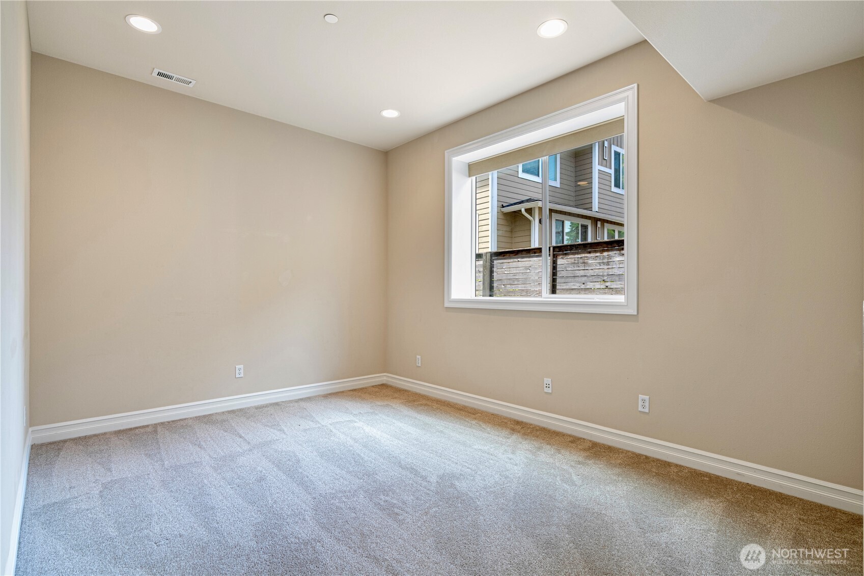 15025 SE 43rd Street , Bellevue, WA 98006