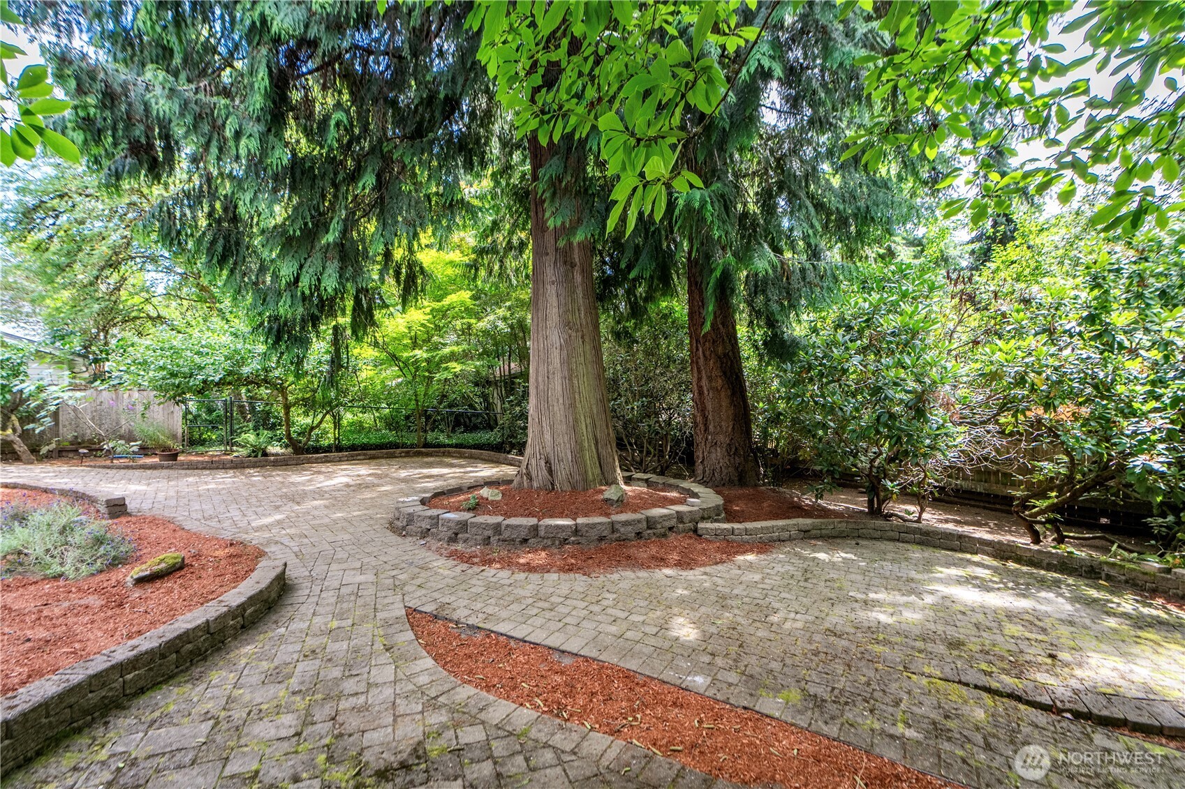 15025 SE 43rd Street , Bellevue, WA 98006