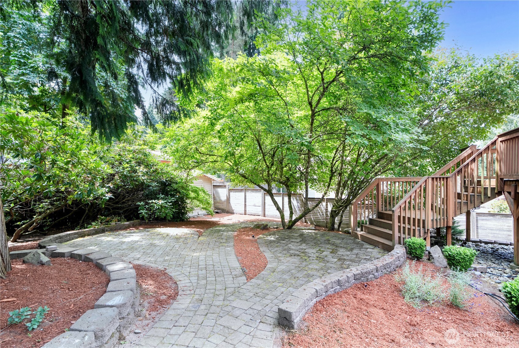 15025 SE 43rd Street , Bellevue, WA 98006
