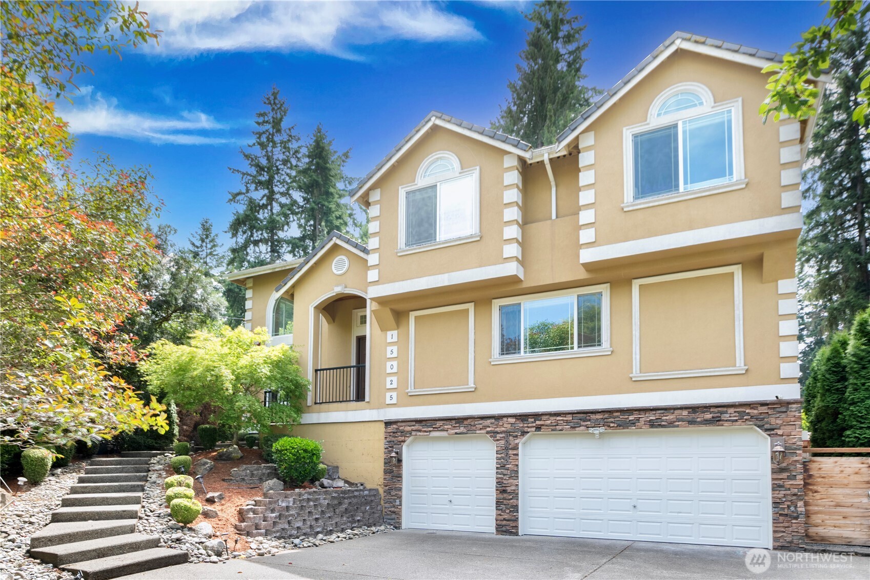 15025 SE 43rd Street , Bellevue, WA 98006