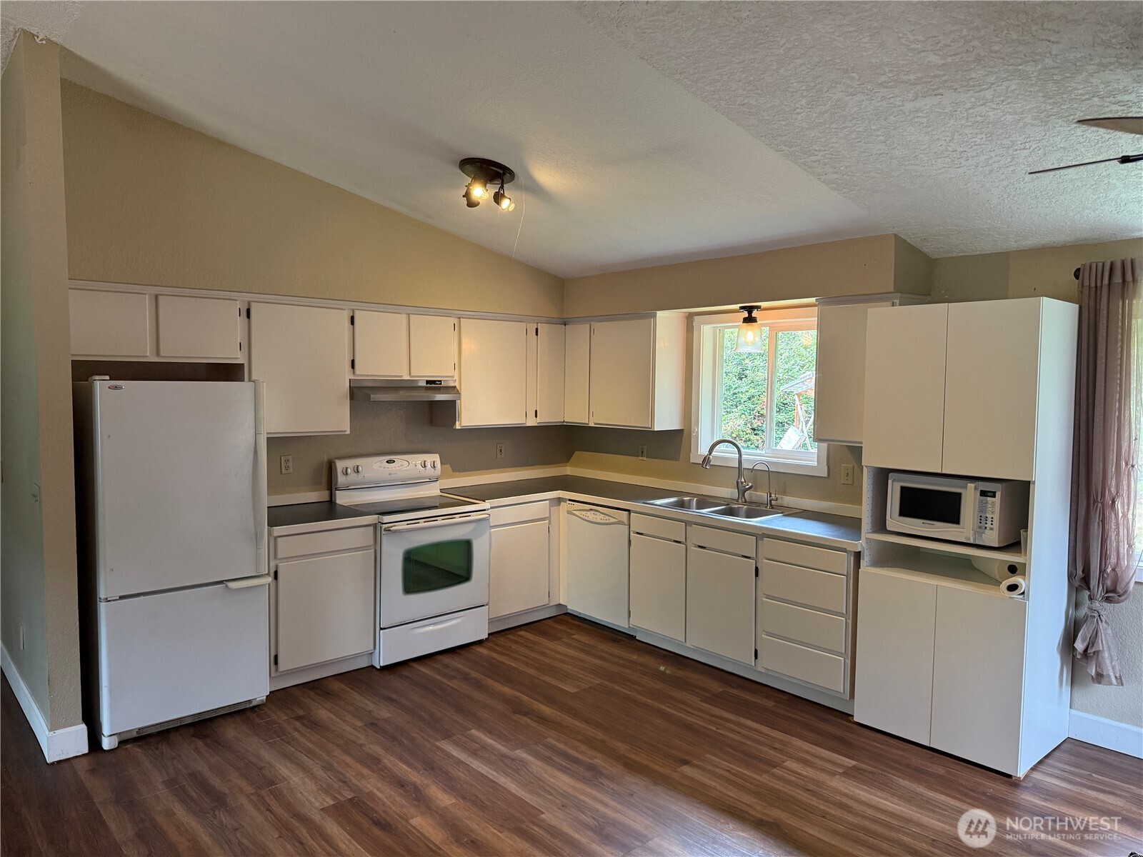 22101 Birch Place , Ocean Park, WA 98640