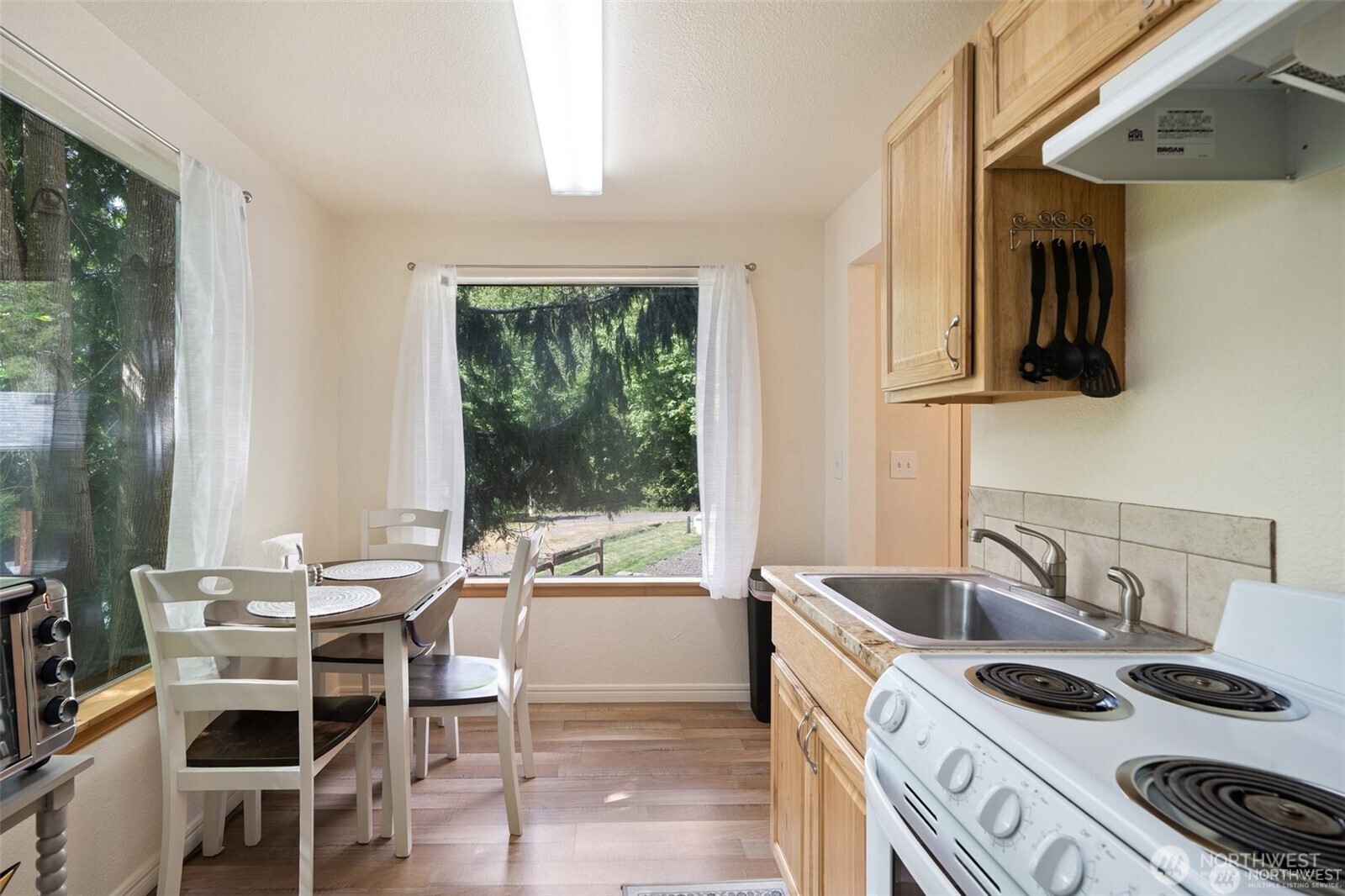 451 SE Alpine Avenue , Shelton, WA 98584