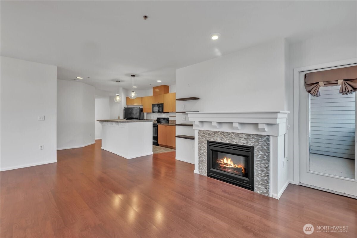 18 Dravus Street #207, Seattle, WA 98109