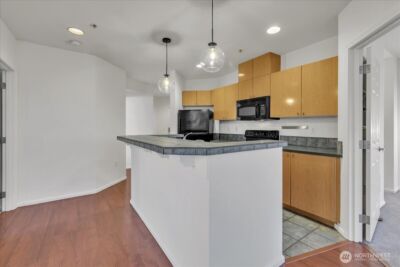 18 Dravus Street #207, Seattle, WA 98109 - Photo 7