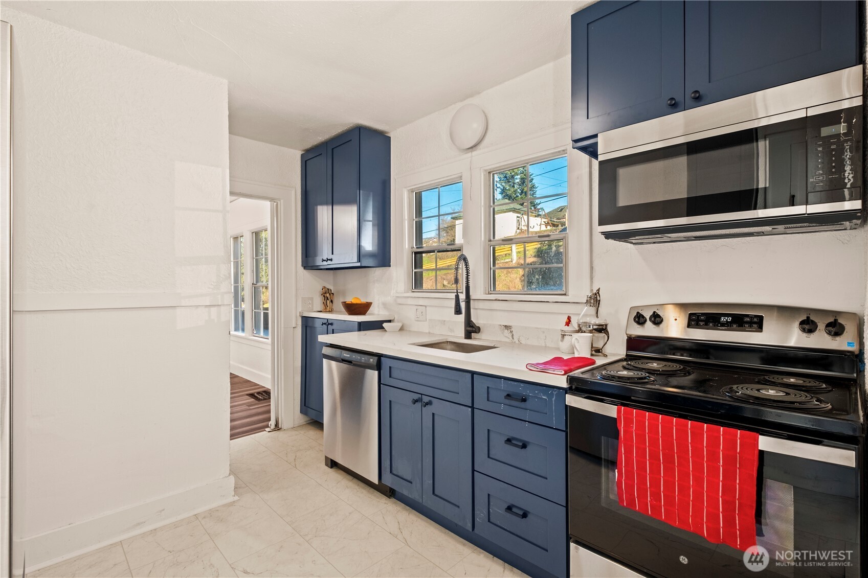 604 academy Street , Kelso, WA 98626-4319