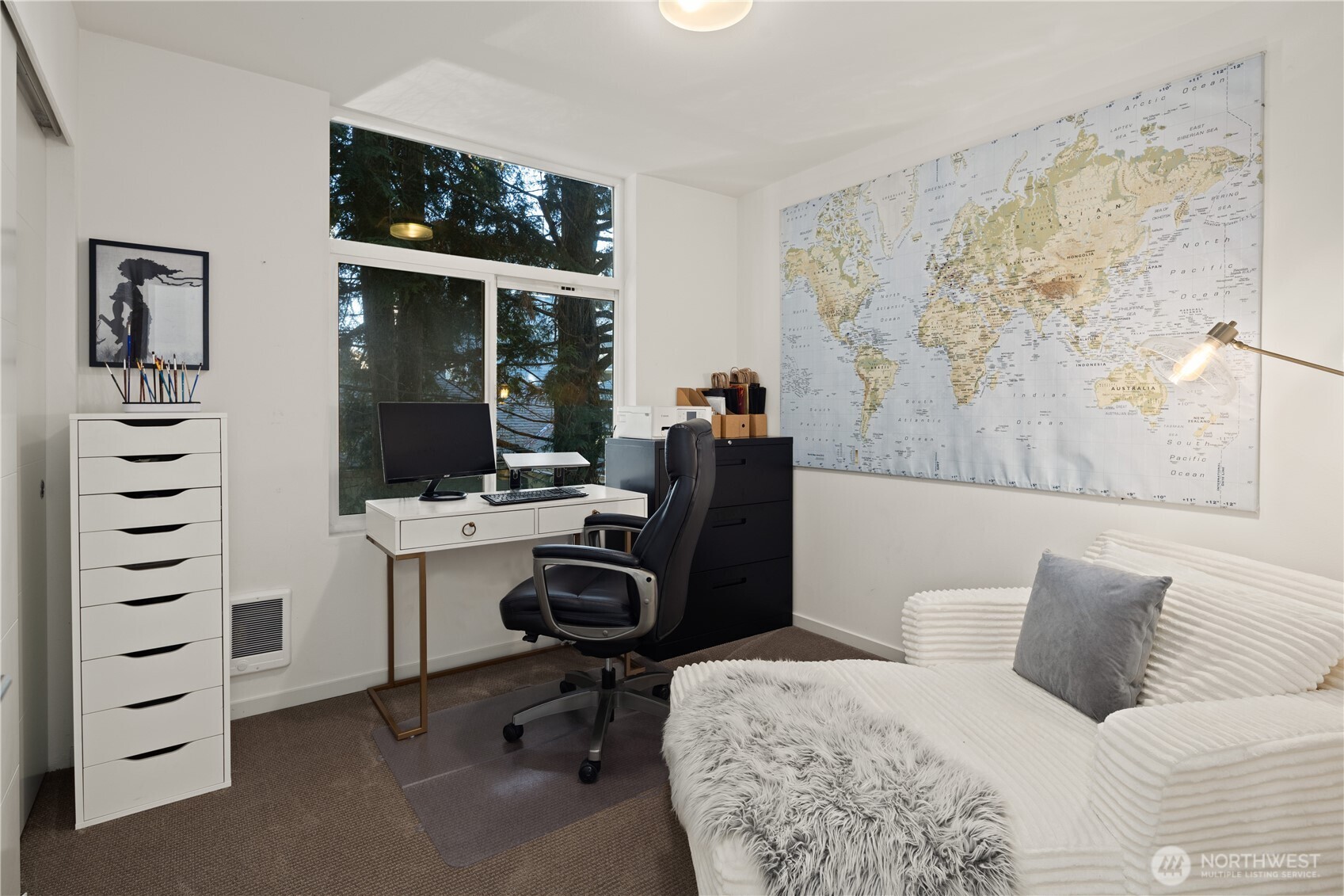 9242 A 17th Avenue SW, Seattle, WA 98106