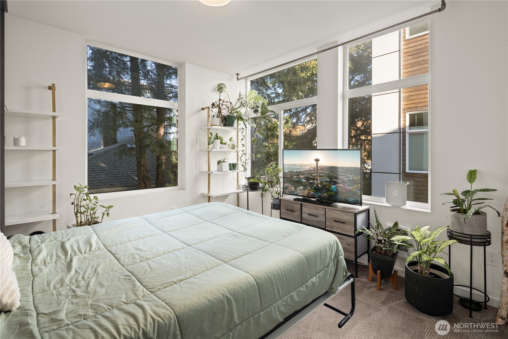 9242 A 17th Avenue SW, Seattle, WA 98106