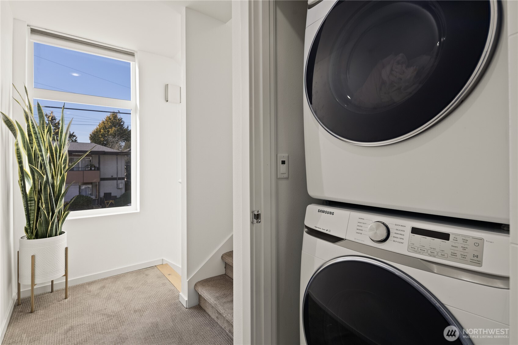 9242 A 17th Avenue SW, Seattle, WA 98106