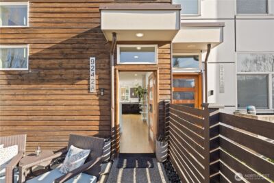 9242 A 17th Avenue SW, Seattle, WA 98106 - Photo 3