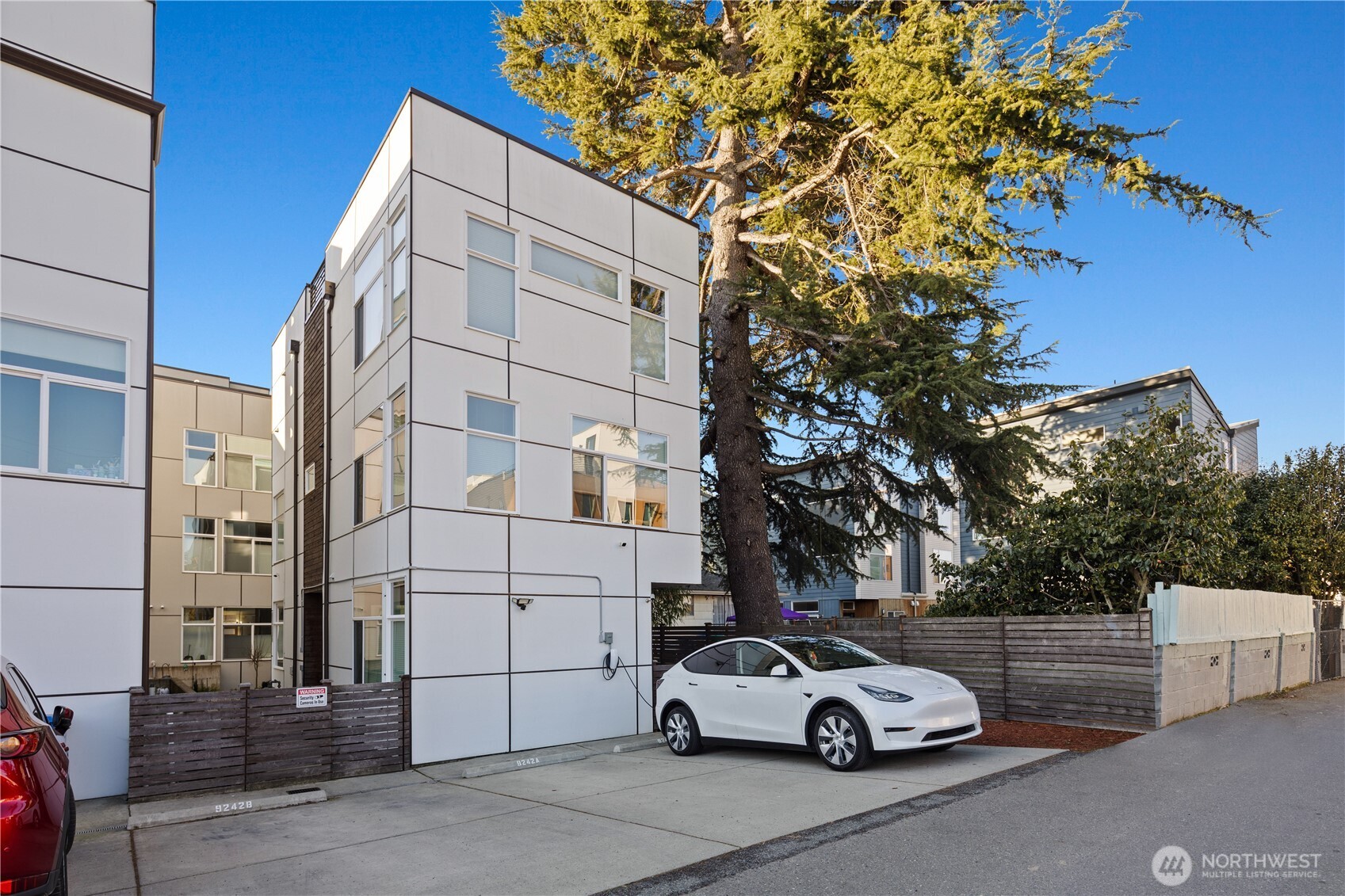 9242 A 17th Avenue SW, Seattle, WA 98106