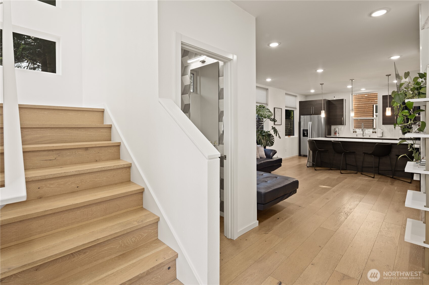 9242 A 17th Avenue SW, Seattle, WA 98106