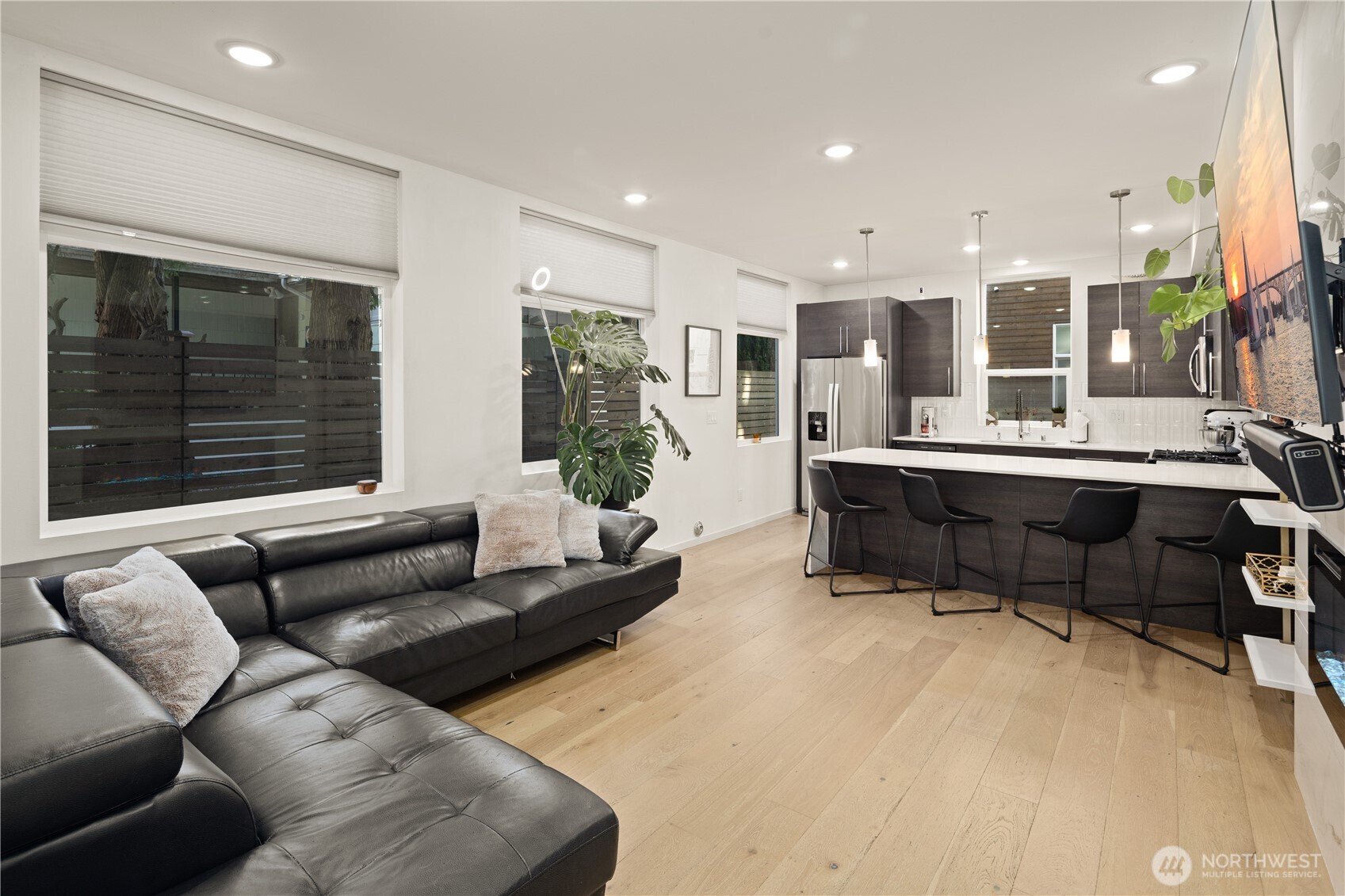 9242 A 17th Avenue SW, Seattle, WA 98106