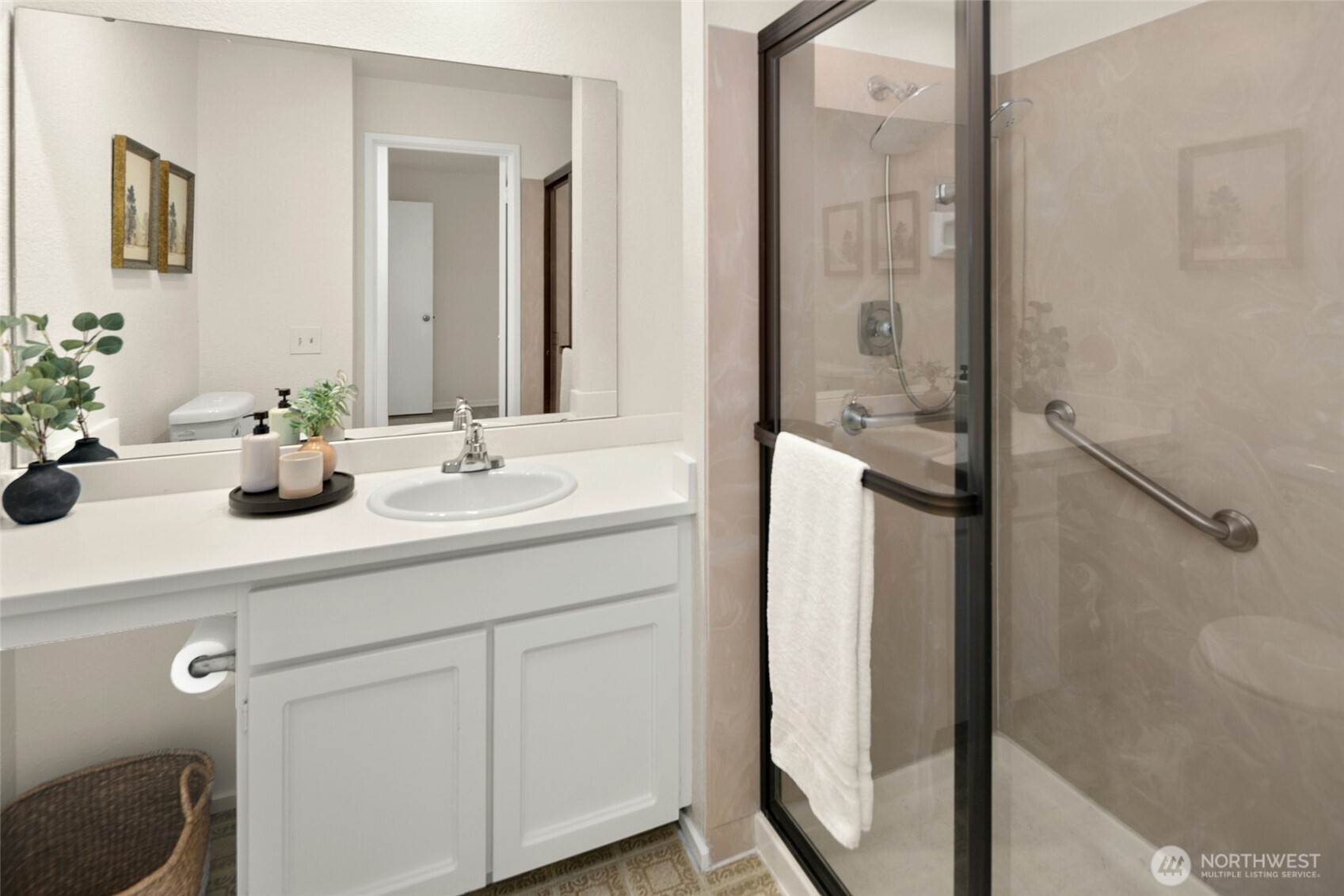 11917 Stendall Place N, Seattle, WA 98133