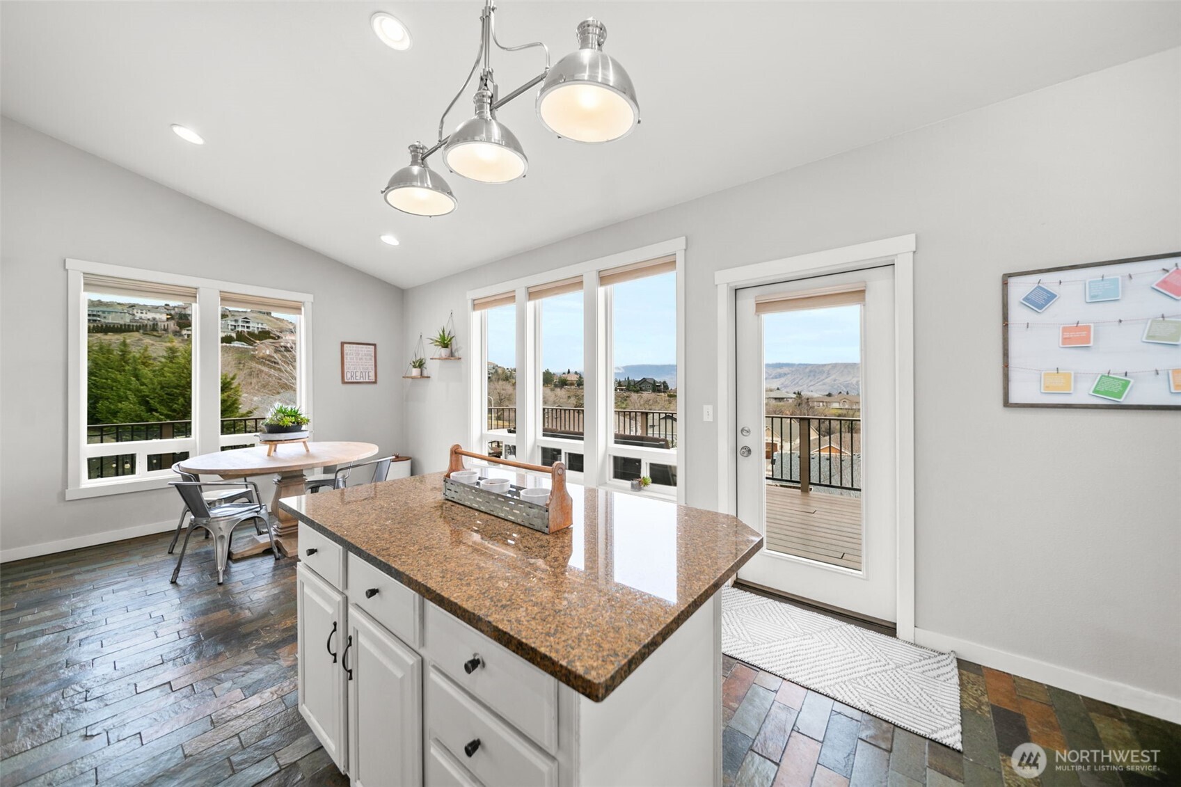 712 Vista View Place , East Wenatchee, WA 98802