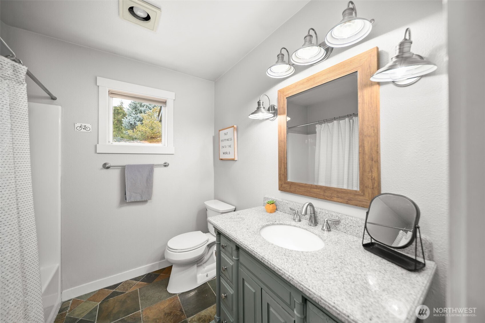 712 Vista View Place , East Wenatchee, WA 98802