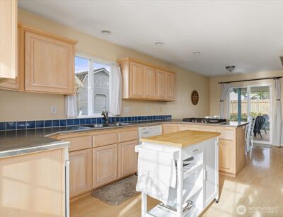 387 SW Stroops Drive , Oak Harbor, WA 98277 - Photo 15