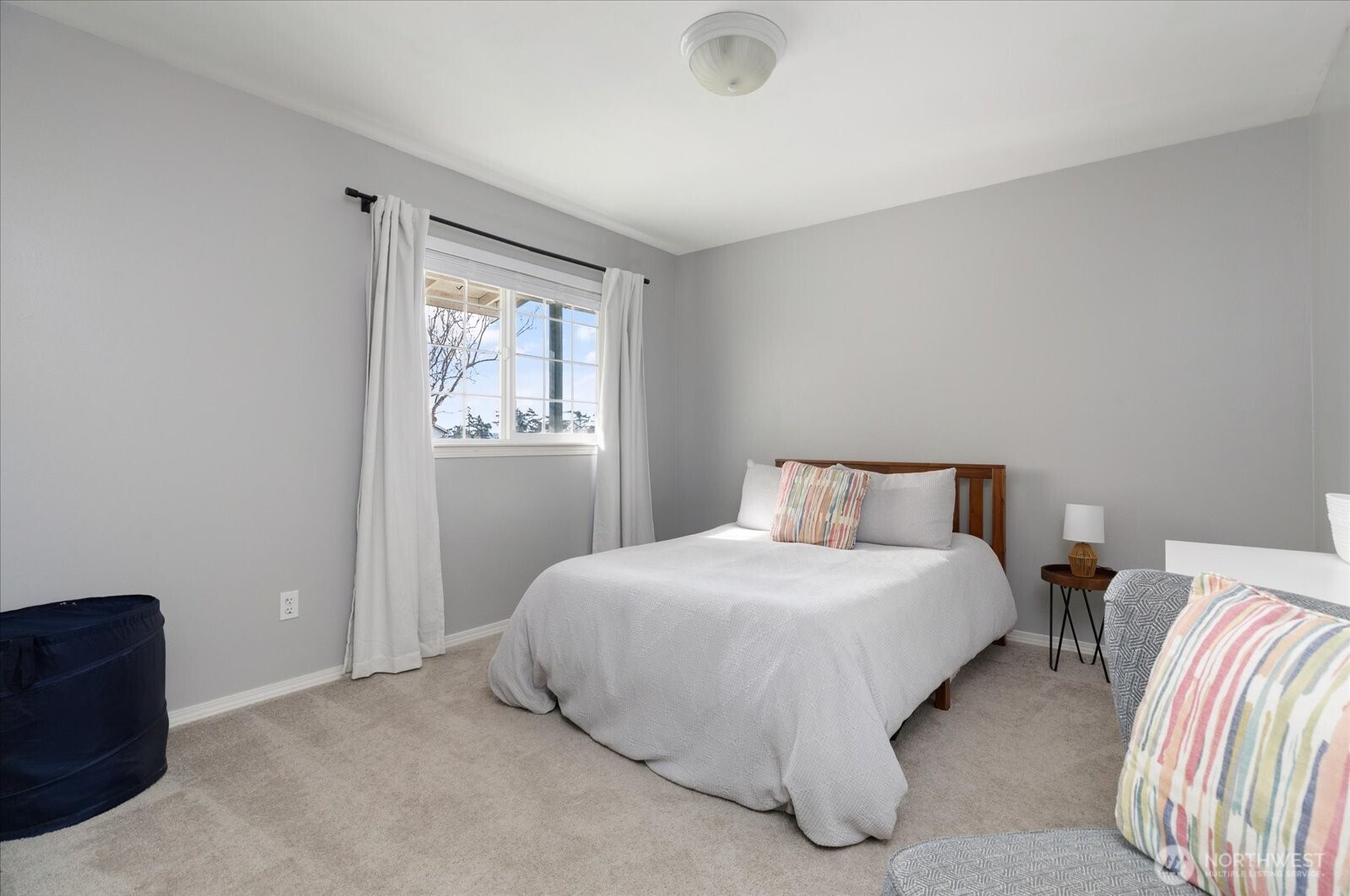 387 SW Stroops Drive , Oak Harbor, WA 98277