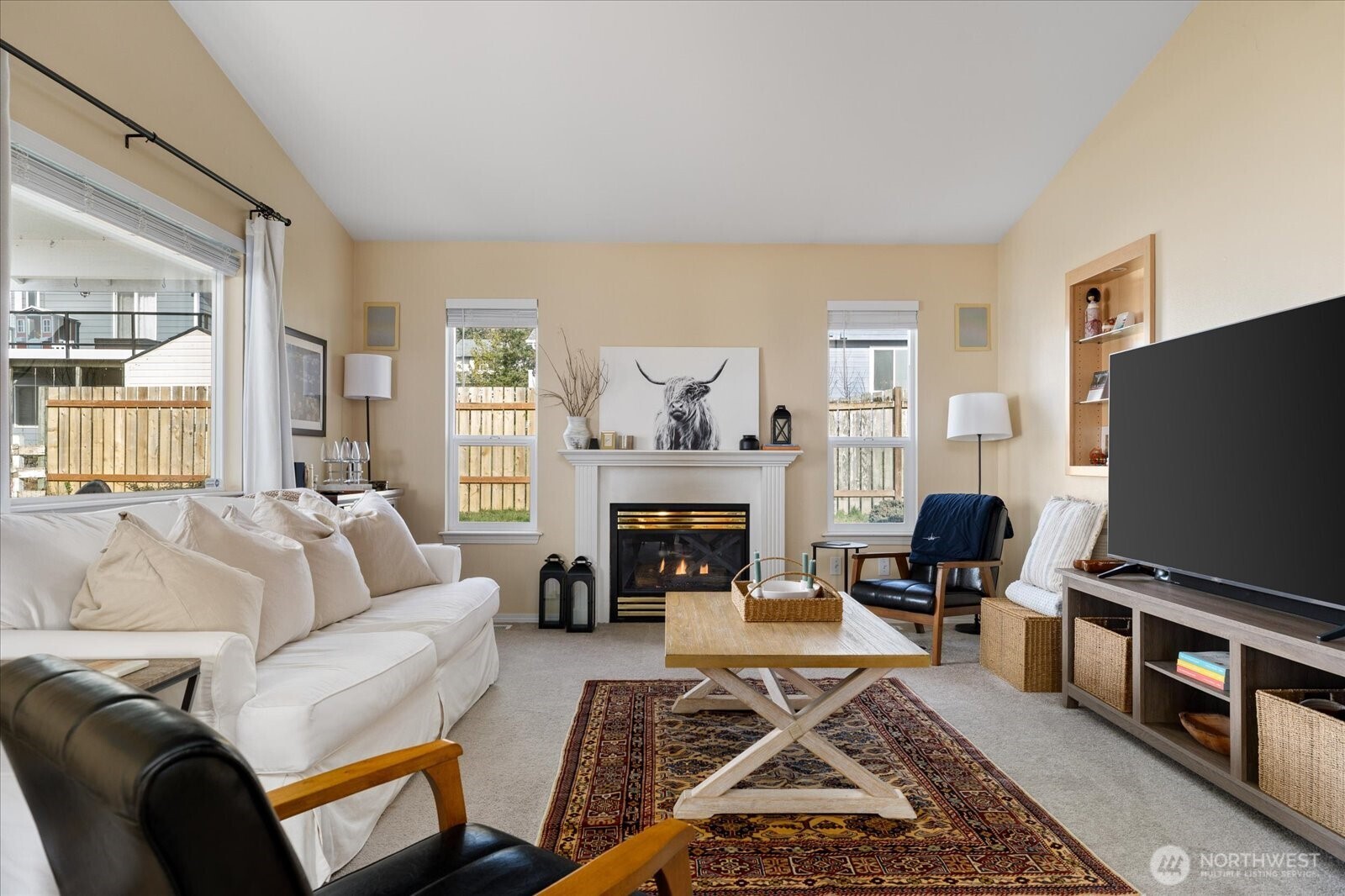 387 SW Stroops Drive , Oak Harbor, WA 98277