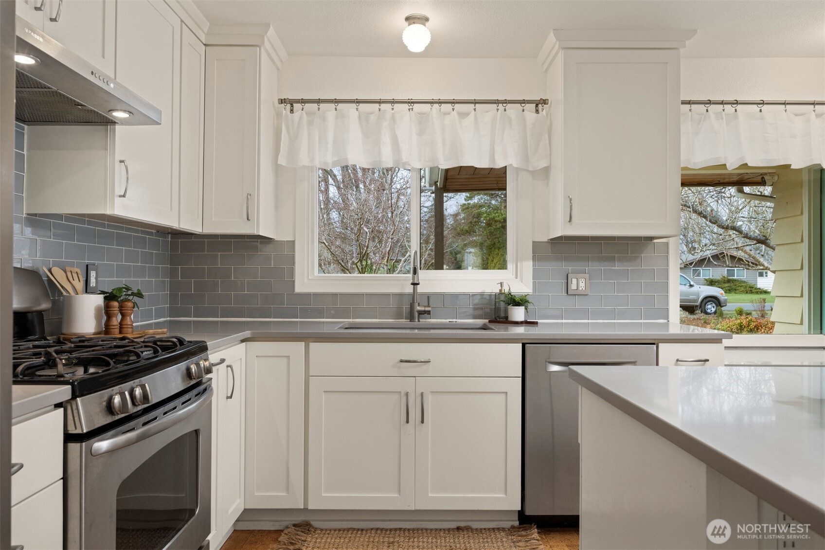 3304 Plymouth Drive , Bellingham, WA 98225