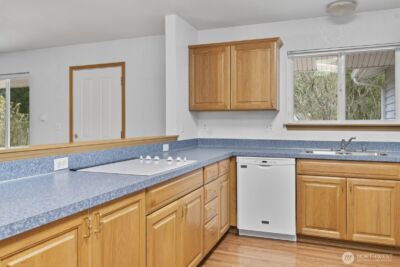 15326 Scenic Shores Drive SE, Yelm, WA 98597-9125 - Photo 9