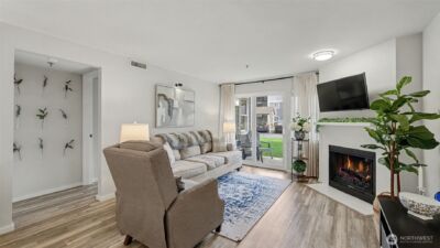 250 NW Dogwood Street #E-102, Issaquah, WA 98027