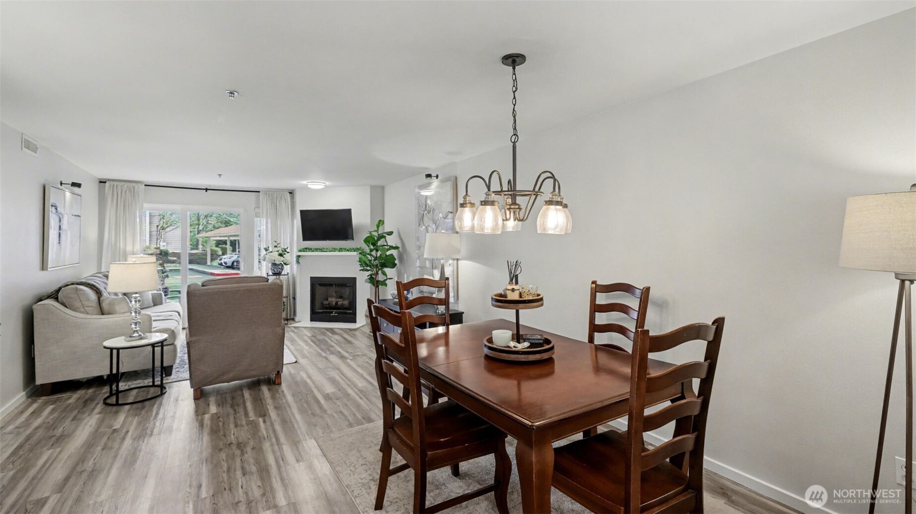 250 NW Dogwood Street #E-102, Issaquah, WA 98027