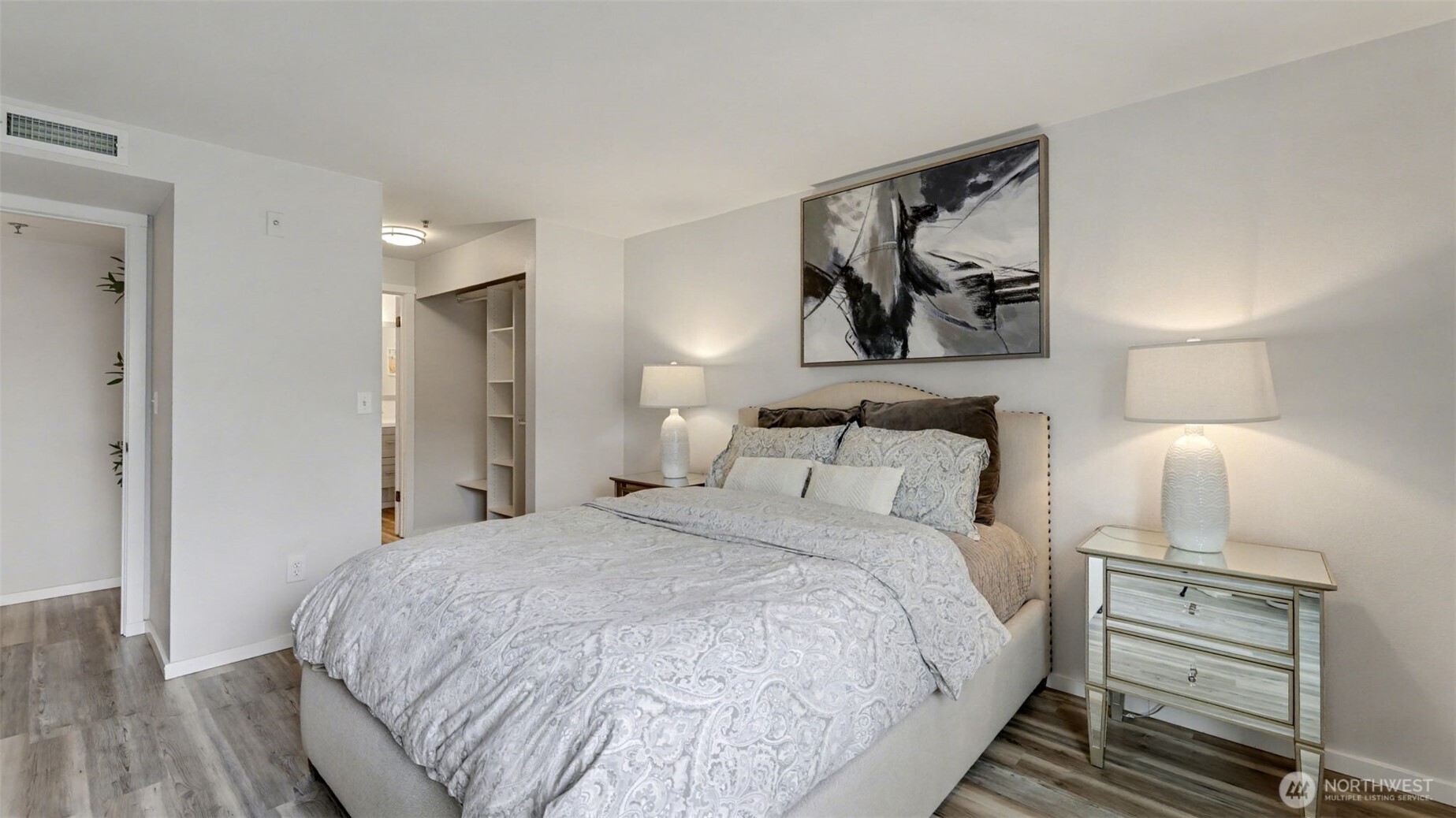 250 NW Dogwood Street #E-102, Issaquah, WA 98027