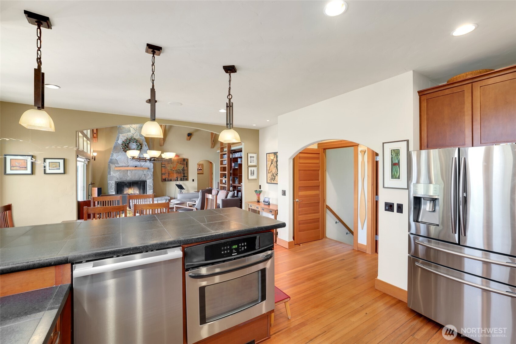 7011 Cooper Point Road NW, Olympia, WA 98502