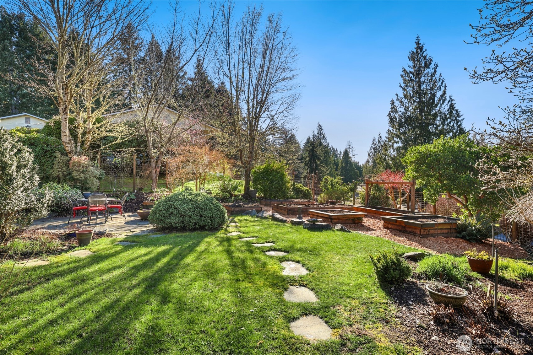 7011 Cooper Point Road NW, Olympia, WA 98502