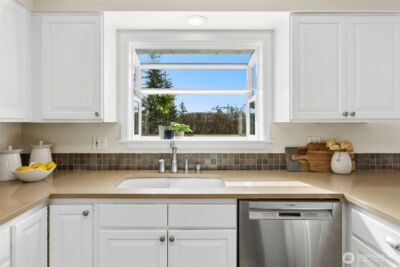 10535 NE 196th Street , Bothell, WA 98011 - Photo 11