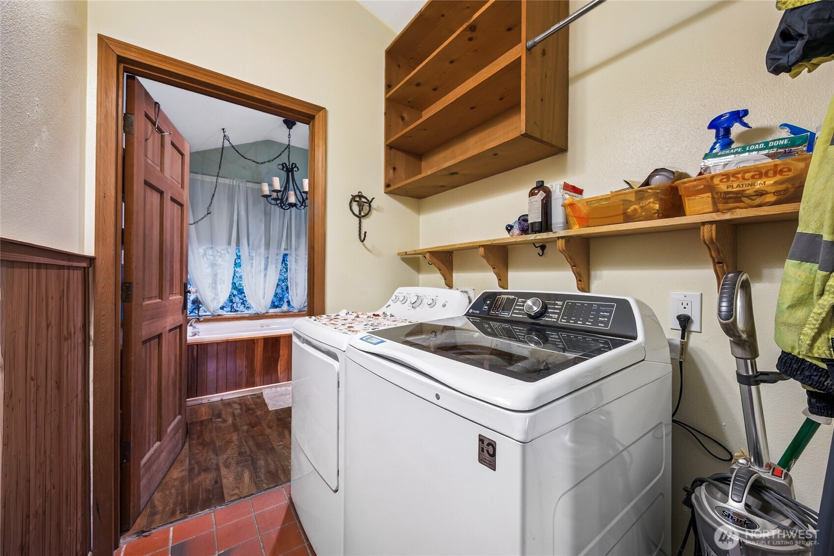 171 E Old Farm Rd , Shelton, WA 98584