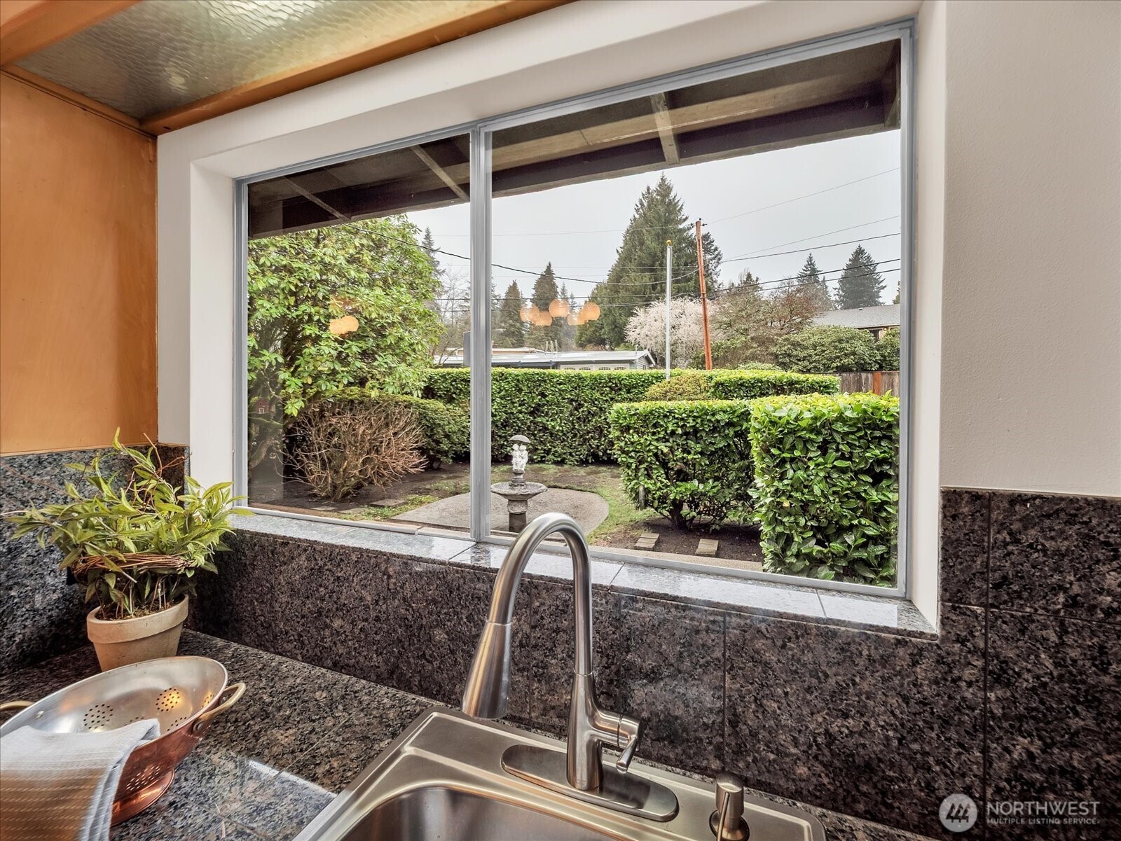 106 165th Avenue SE, Bellevue, WA 98008