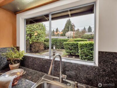 106 165th Avenue SE, Bellevue, WA 98008 - Photo 14