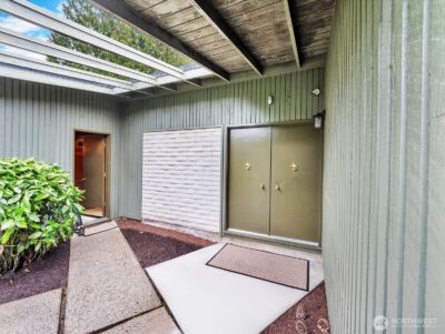 106 165th Avenue SE, Bellevue, WA 98008 - Photo 2