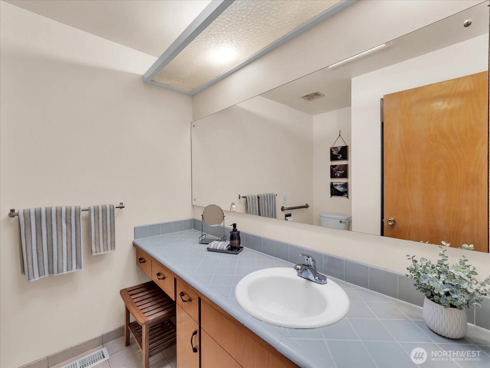 106 165th Avenue SE, Bellevue, WA 98008