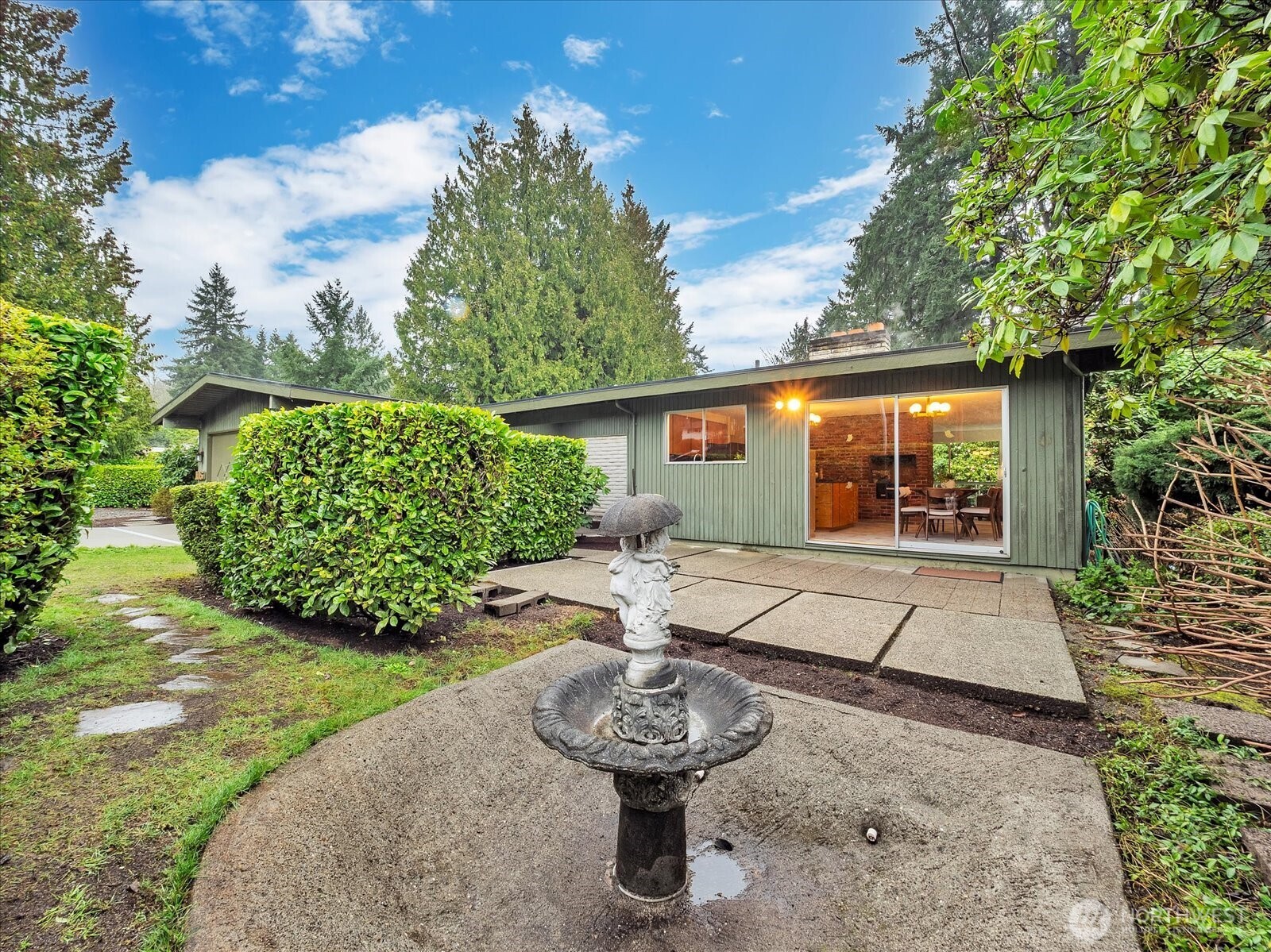 106 165th Avenue SE, Bellevue, WA 98008