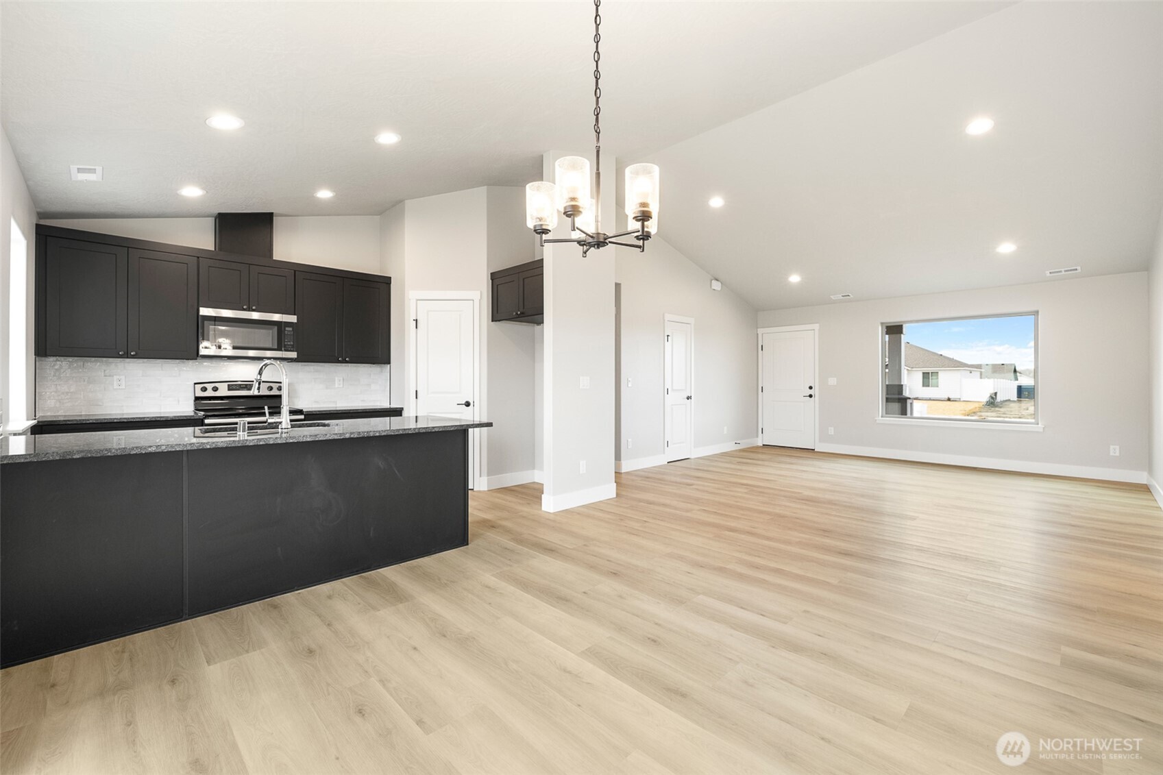 215 Lessor Loop , Moses Lake, WA 98837