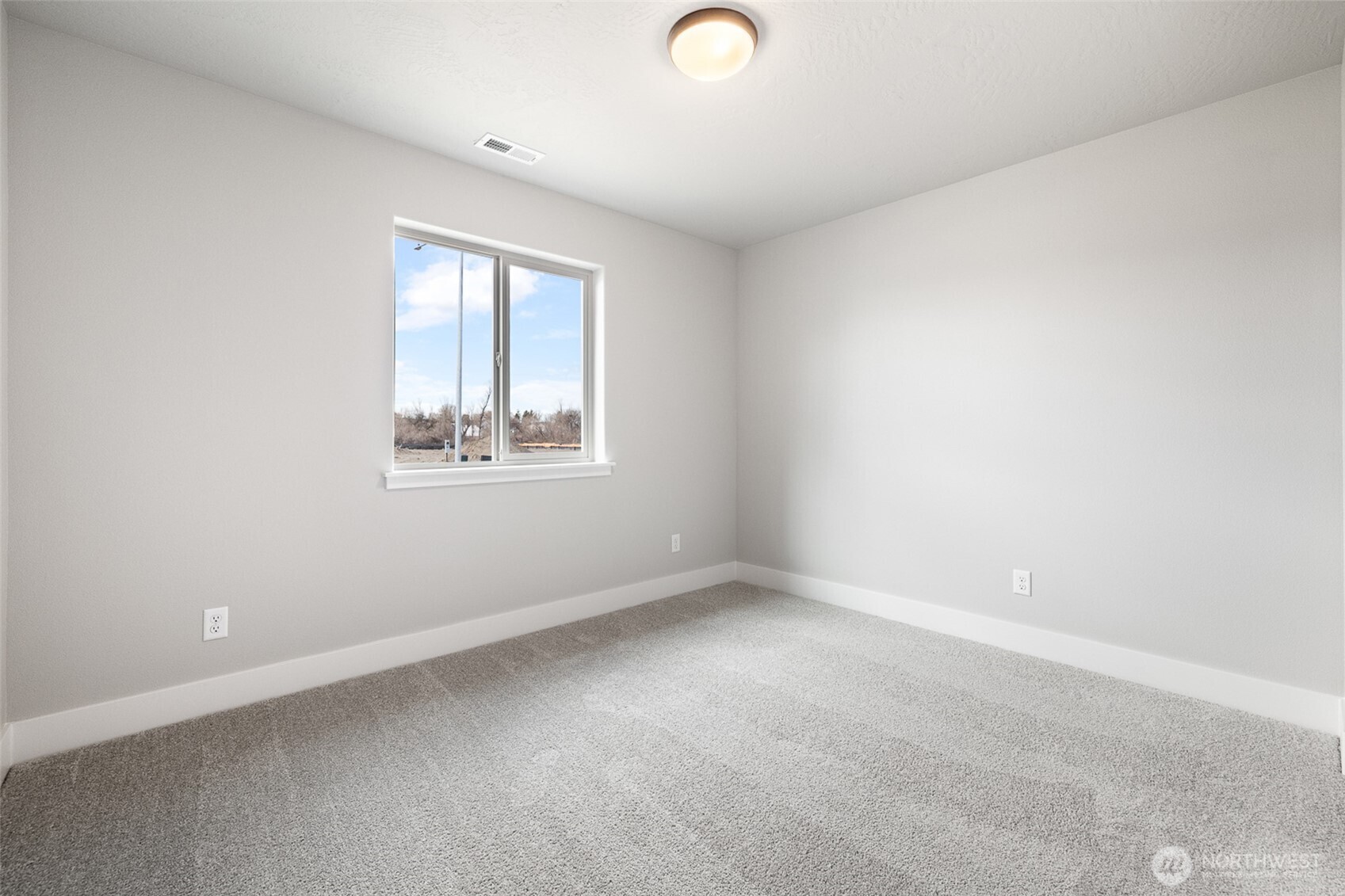 215 Lessor Loop , Moses Lake, WA 98837