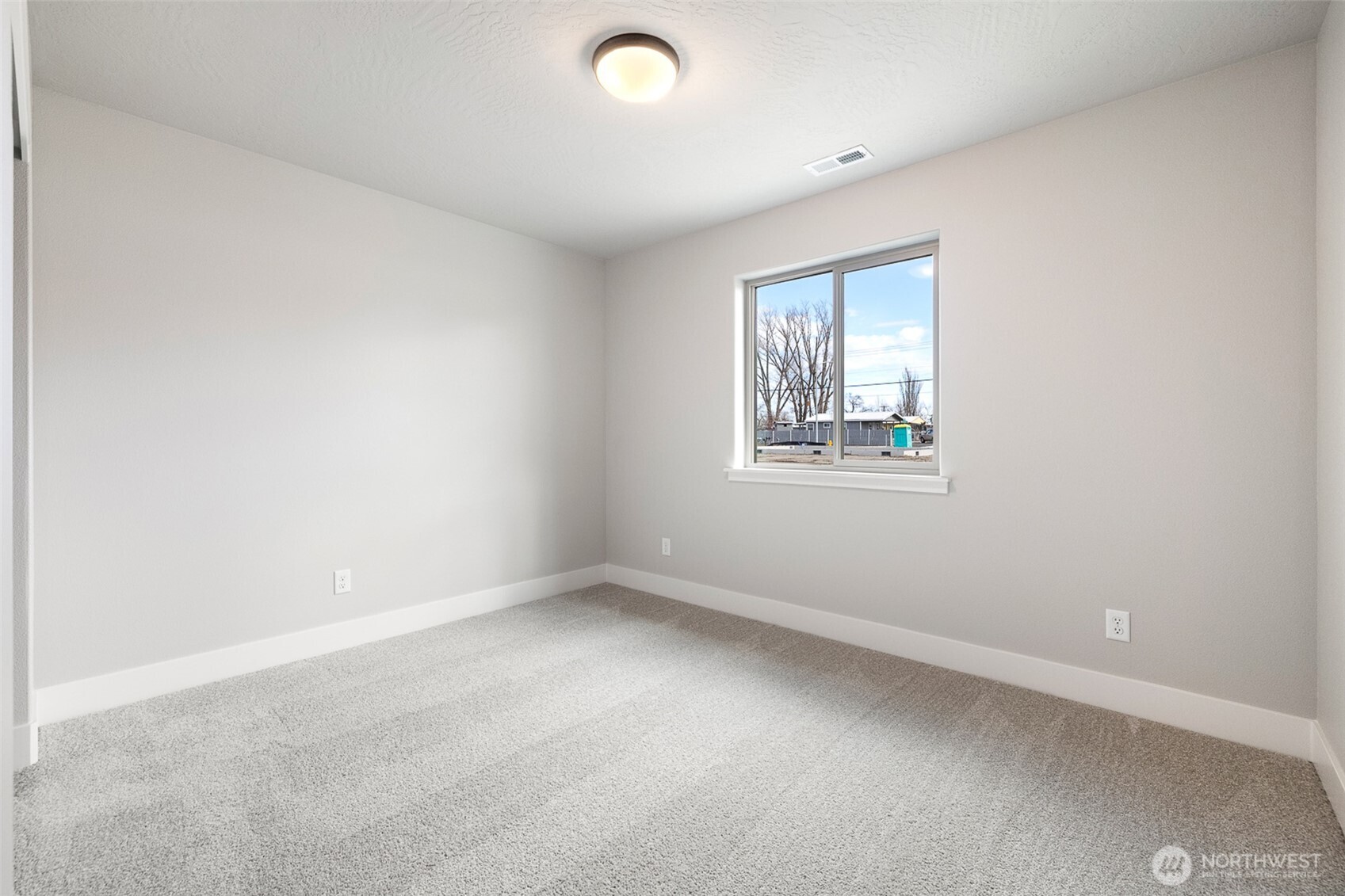 215 Lessor Loop , Moses Lake, WA 98837