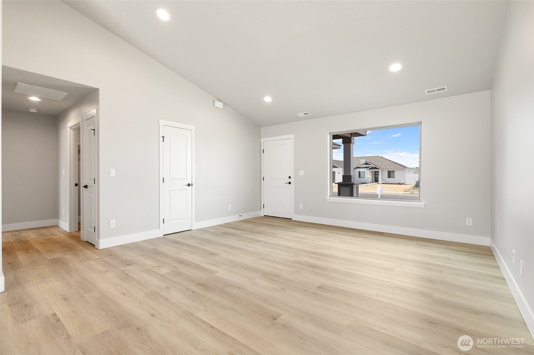 215 Lessor Loop , Moses Lake, WA 98837