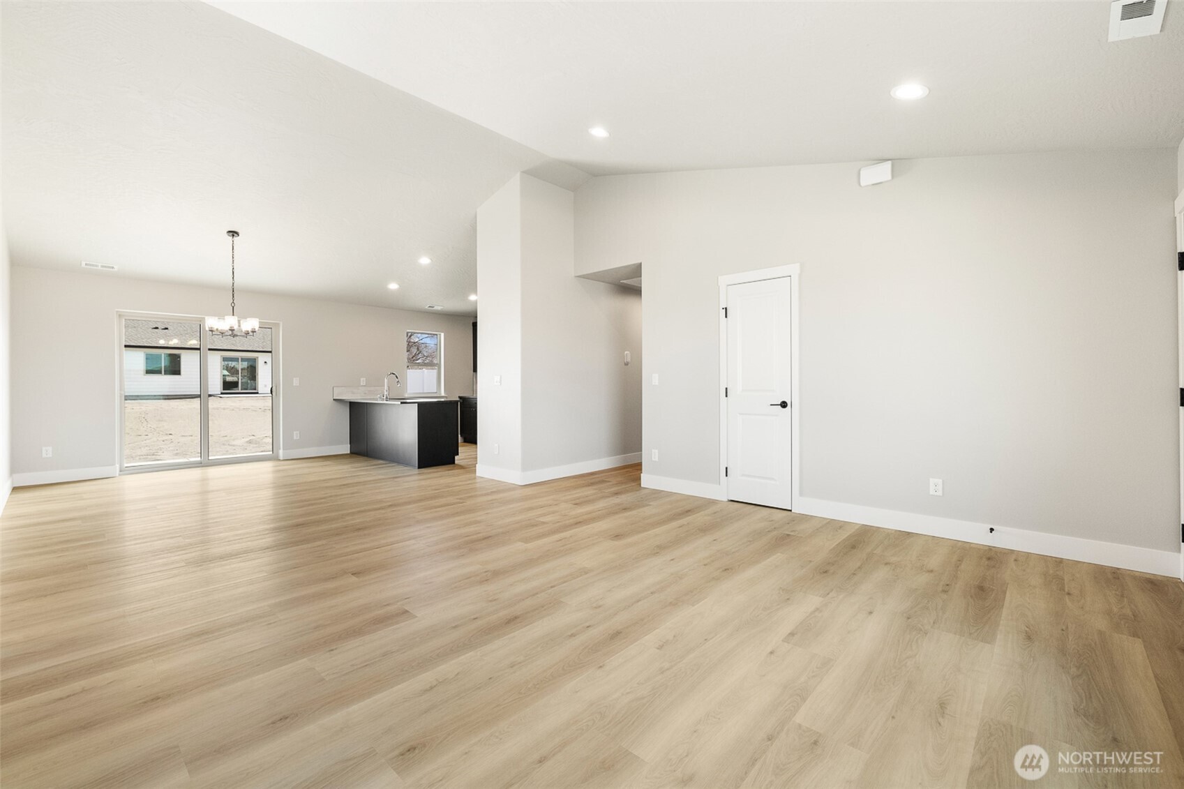 215 Lessor Loop , Moses Lake, WA 98837