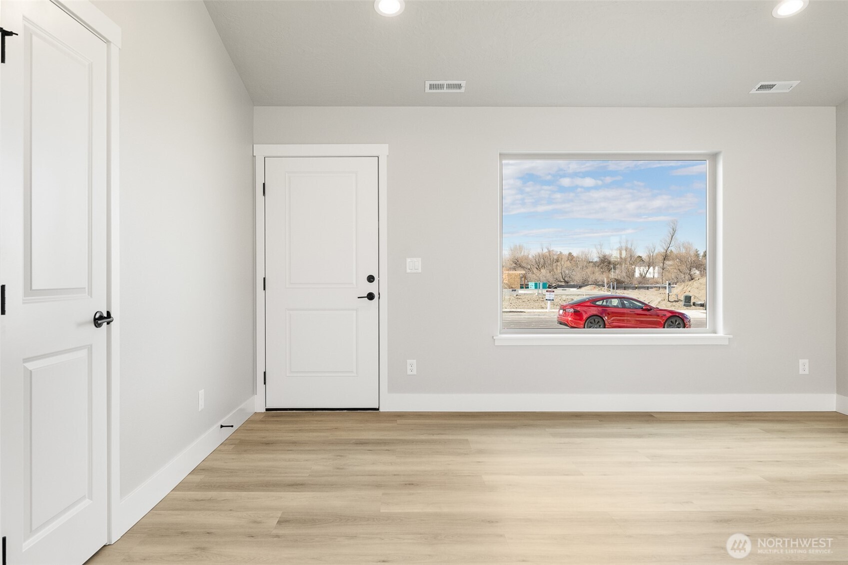 215 Lessor Loop , Moses Lake, WA 98837