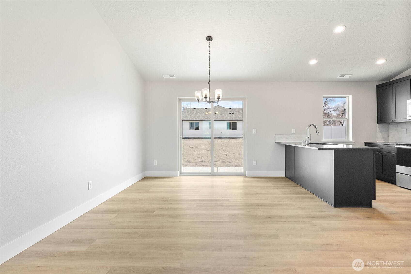 215 Lessor Loop , Moses Lake, WA 98837