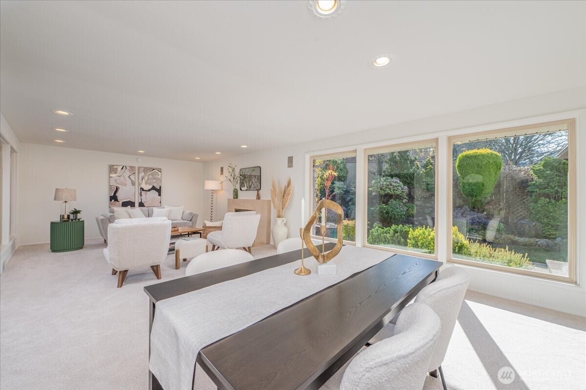 2815 W Smith Street , Seattle, WA 98199