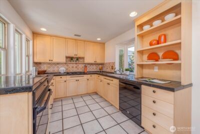 2815 W Smith Street , Seattle, WA 98199 - Photo 13