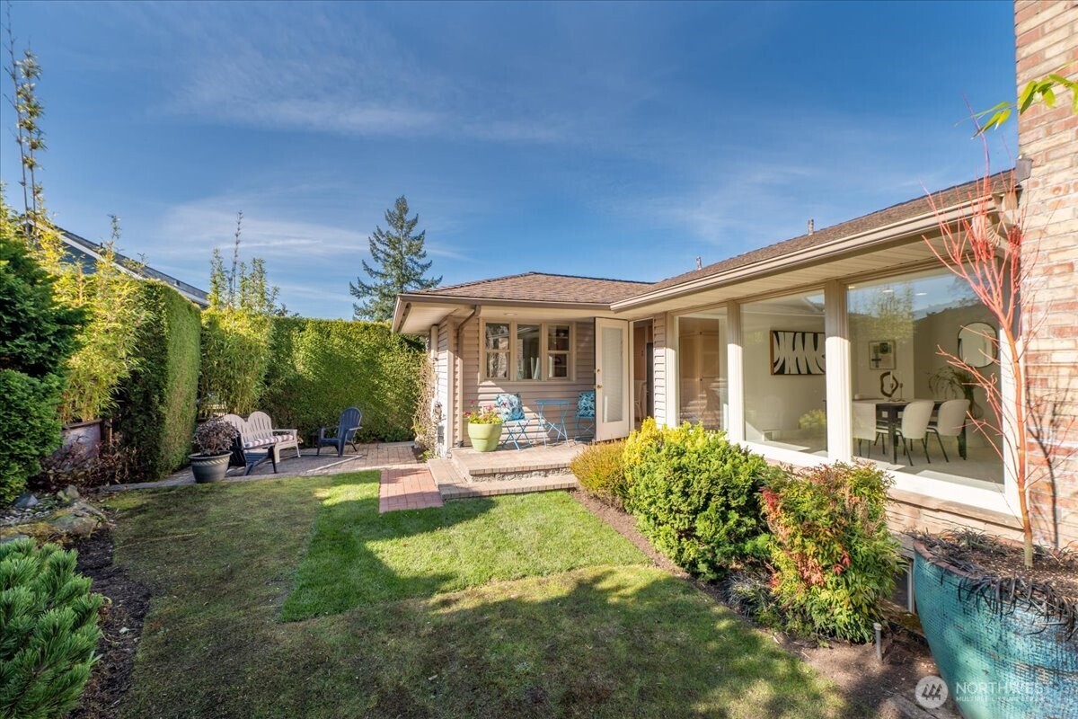 2815 W Smith Street , Seattle, WA 98199