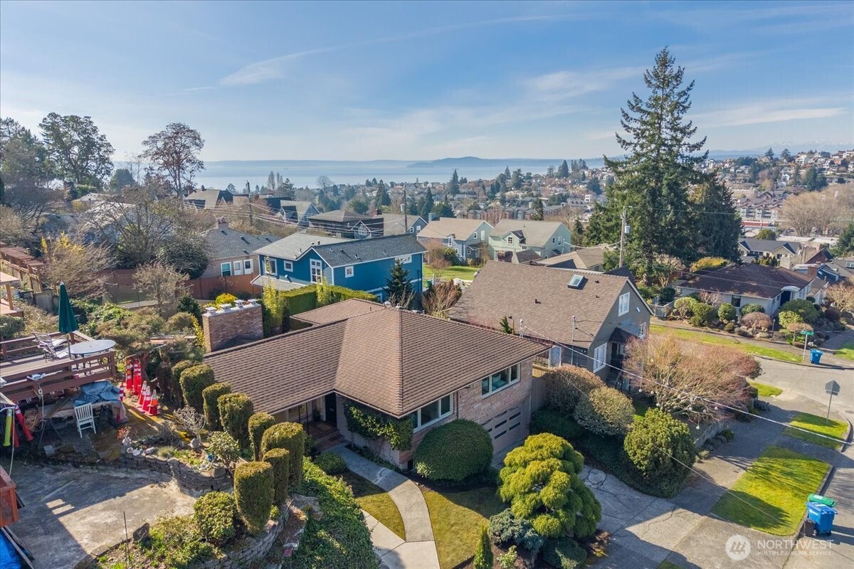 2815 W Smith Street , Seattle, WA 98199