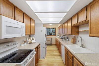 1602 NE 140th Street #N2, Seattle, WA 98125 - Photo 5