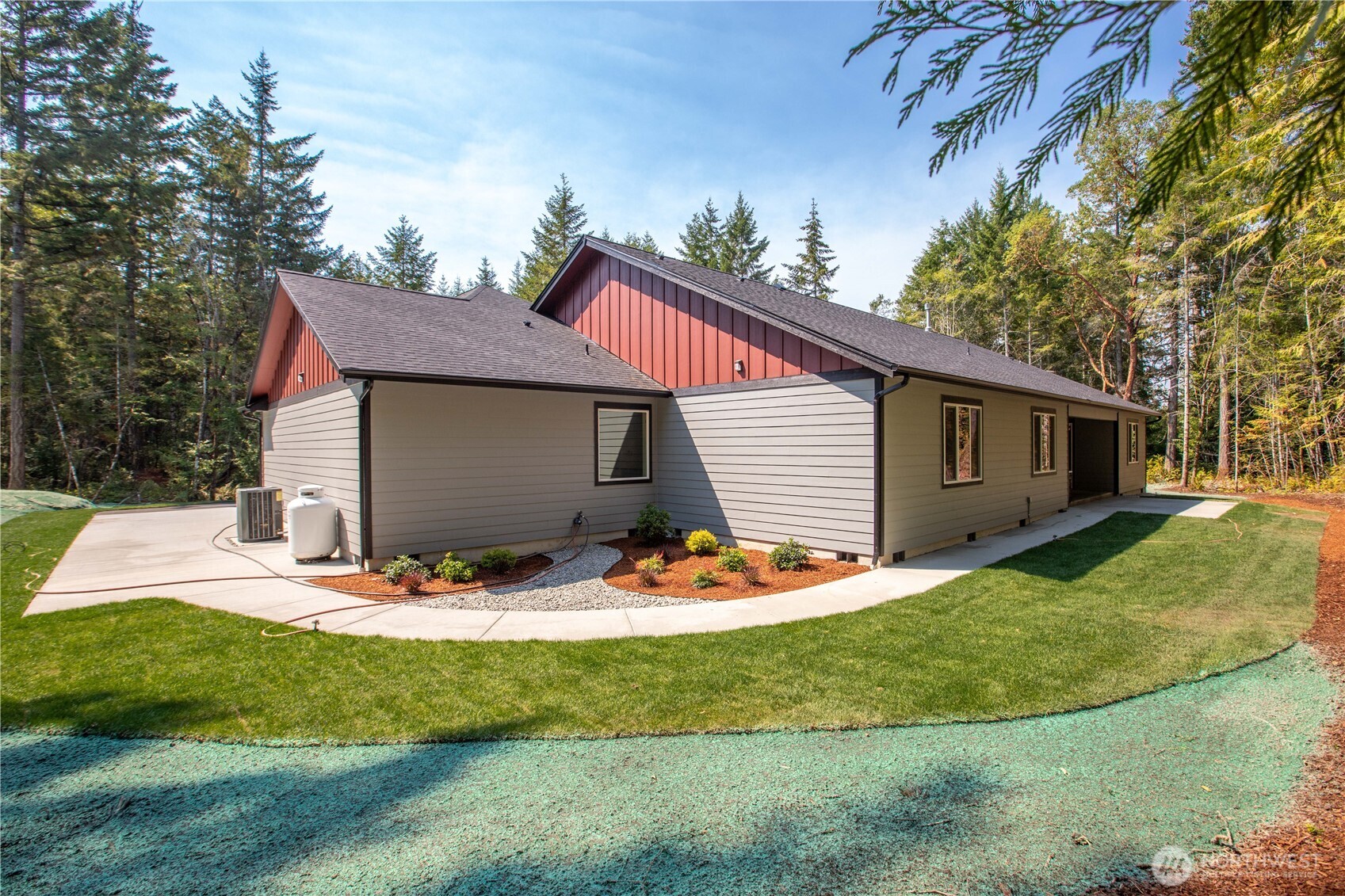 8908 Hunter Point NW, Olympia, WA 98502